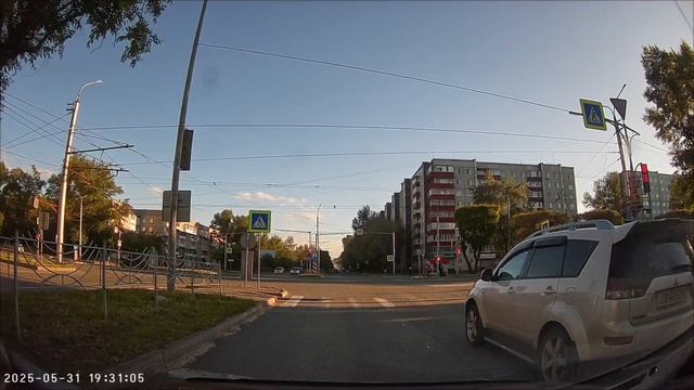 Перекресток ул Кати Перекрещенко и пр-т Дружбы Народов