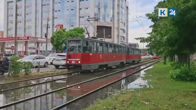 Ливень в Краснодаре затопил дороги и частично парализовал движение транспорта