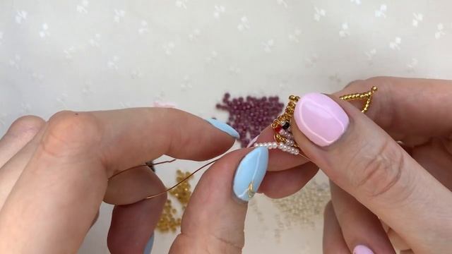 Фигурки из бисера. Как пошагово сделать русалочку Аристу?