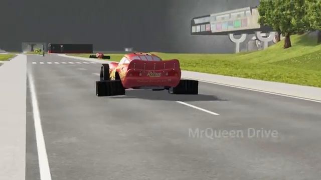 Lightning McQueen с длинными колесами против молнии McQueen с квадратными длинными колесами - что л