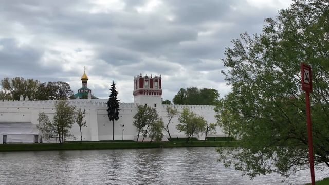 Москва пешком: уникальный маршрут прогулки от станции метро Баррикадная до станции Спортивная