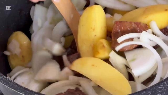 Жареная картошка с мясом | Fried potatoes with meat