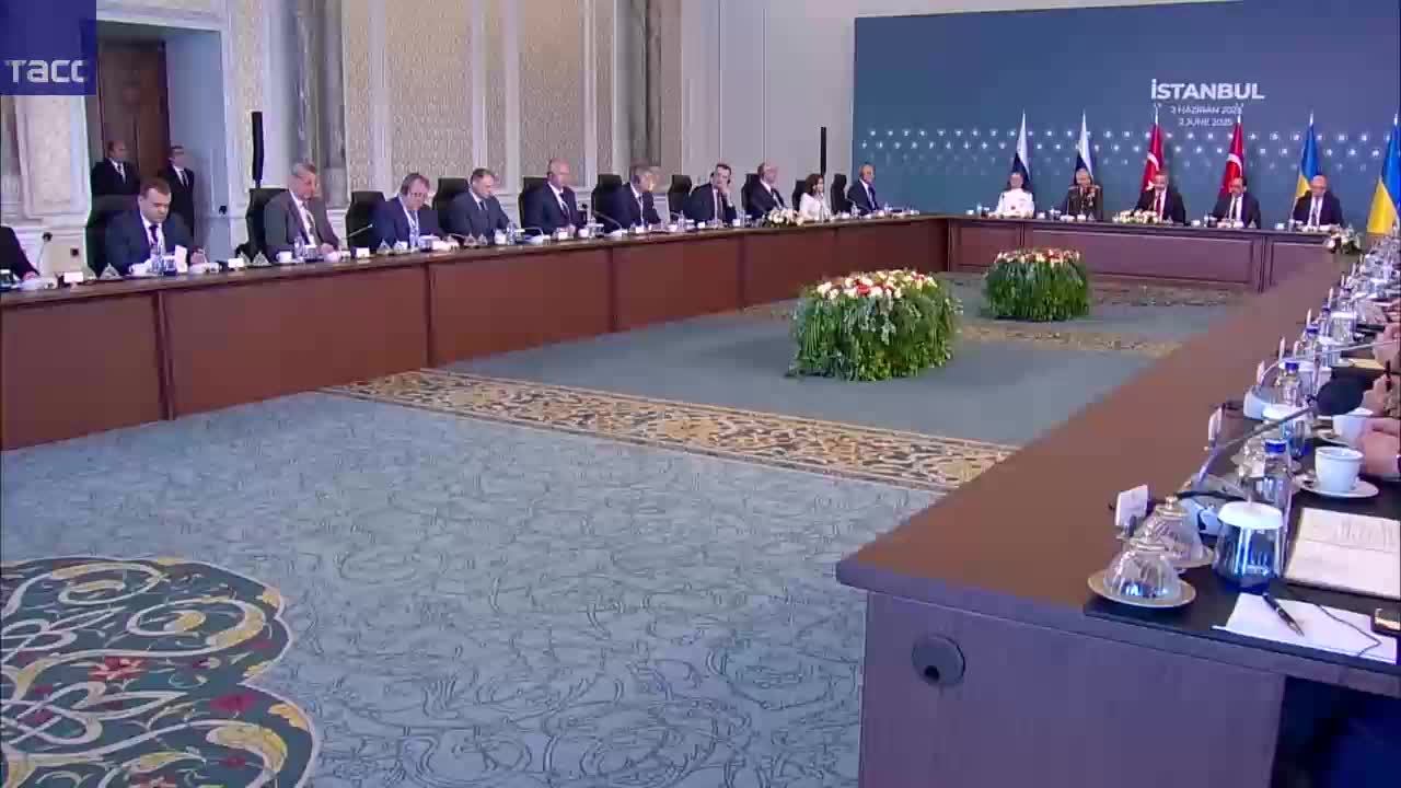 Глава МИД Турции открывает переговоры между Россией и Украиной