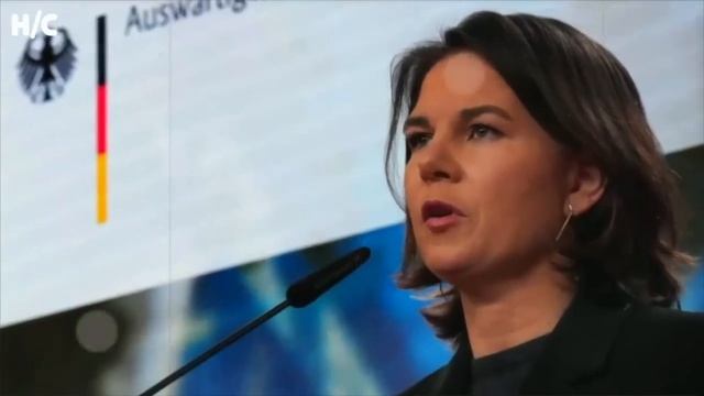 ЛУЧШЕ БЫ МОЛЧАЛА! Анналена Бербок Решила Поспорить с Лавровым и Опозорилась на Всю Европу!
