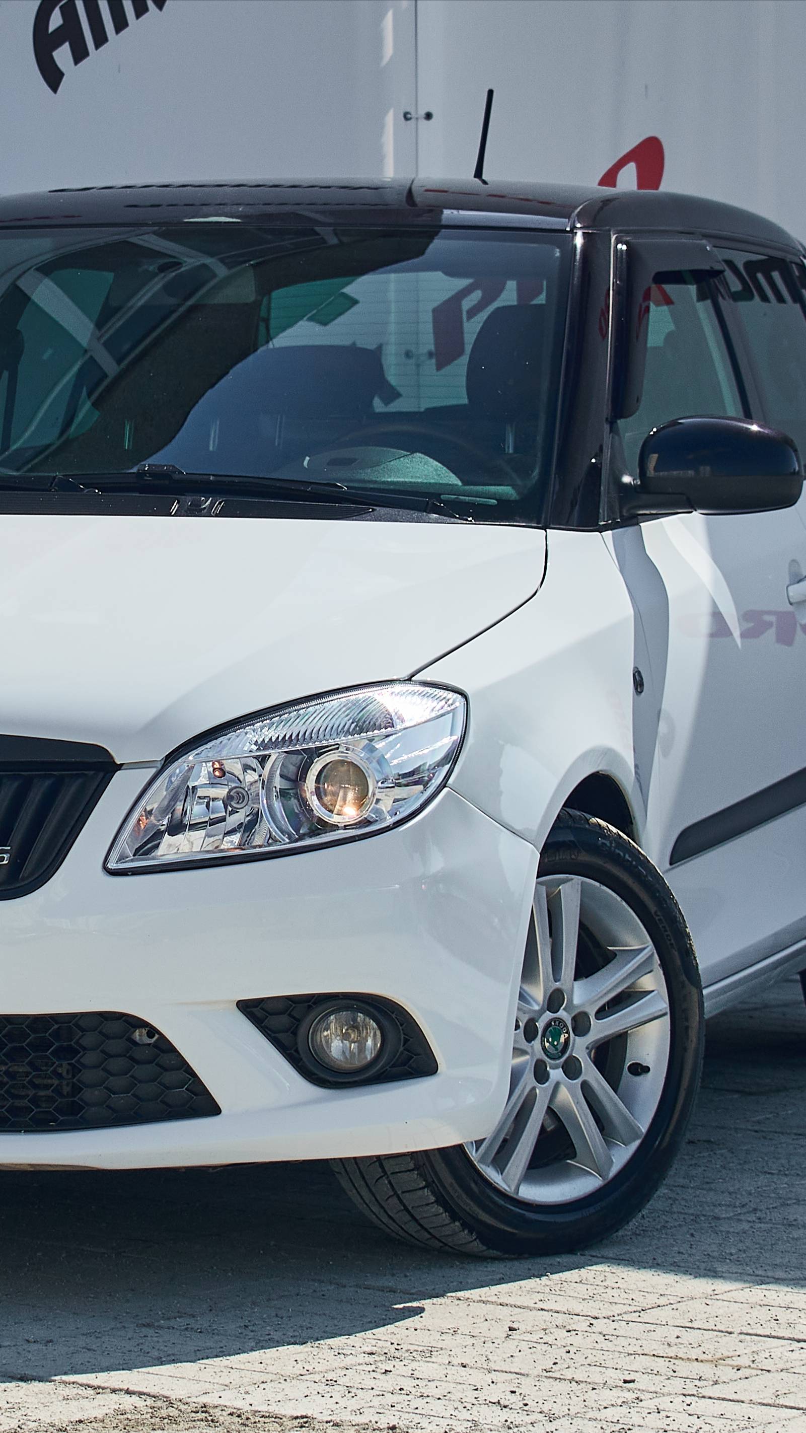 Обзор на SKODA Fabia RS 1.4 AМT 2012г