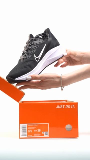 Кроссовки Nike Zoom WINFLO 7