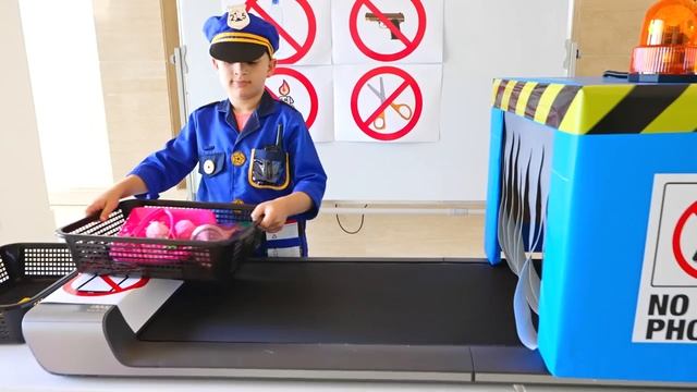 Диана и Рома ( Diana Roma ) - Диана узнаёт о правилах в Аэропорту