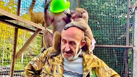 Люська и Степа стали делить зеленое ведерко прямо на голове у Влада