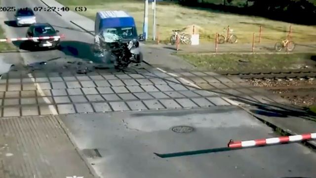 не заметил поезд