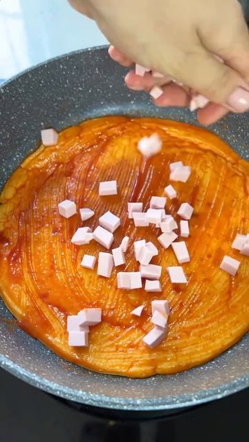 Быстрая и вкусная пицца на сковороде