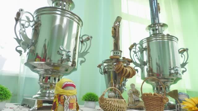 У самовара я и моя Маша