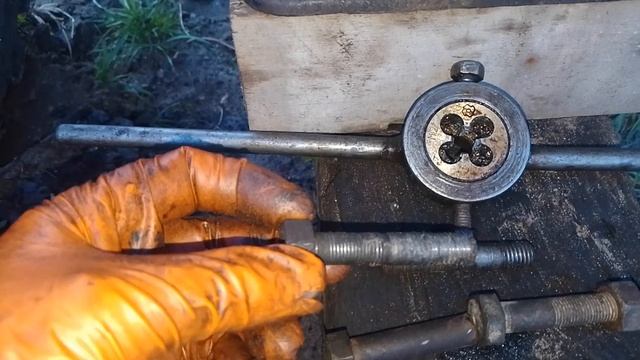 чтр делать чтобы не отворачивалось болты на бортовой мтз 82.