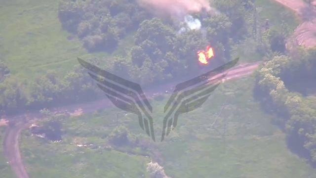 Донбасс  24 мая 15-00, расчет «Рубикона» возле н.п. Новоэкономическое заметил Т-64БВ двигавшийся...