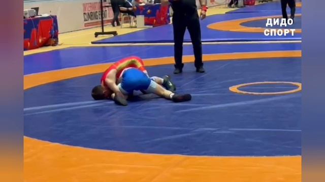 Джалалудин Рамазанов — 🥇 чемпион открытого турнира по вольной борьбе.