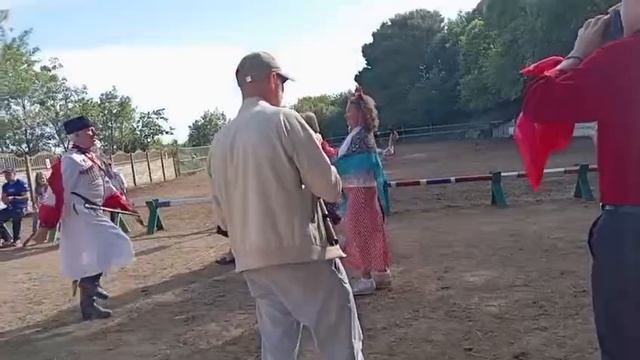 Уютненские казачки на фестивале «Казачьи шермиции" в Алупке