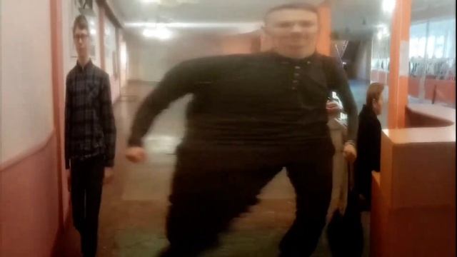 ШИРОКИЕ ЛЮДИ НАВОДЯТ КИПИШЬ В ШКОЛЕ(full HD 1080p)