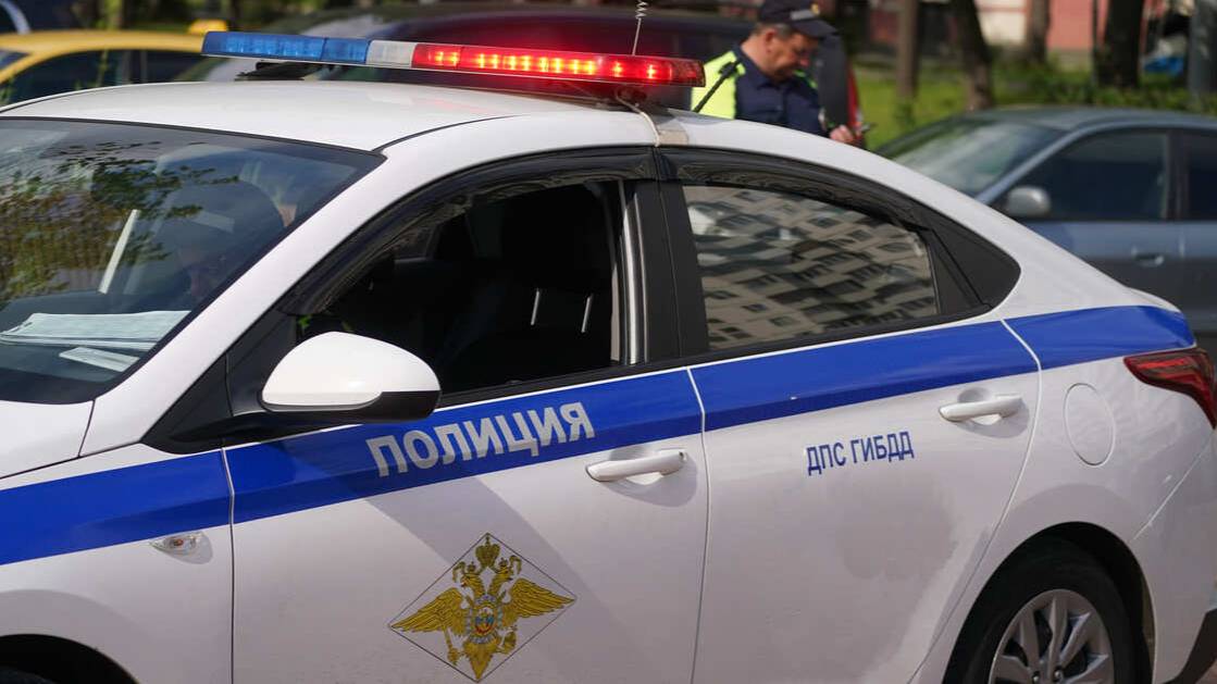 Камера сняла, как Rolls-Royce переехал байкера в Петербурге