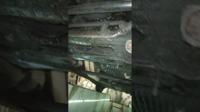 Старая БМВ приехала на ремонт