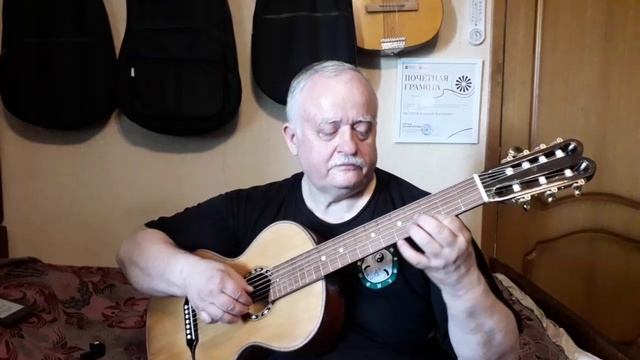 проба отреставрированной гитары