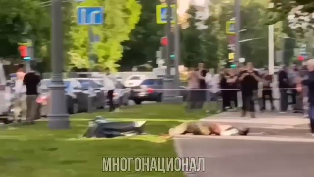 Неизвестный специалист зарезал свою возлюбленную и вскрылся сам. В итоге два трупа.