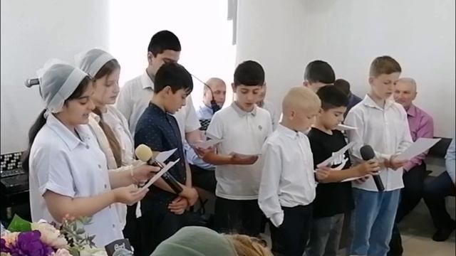 Он шёл в полдневный зной / пение подростков