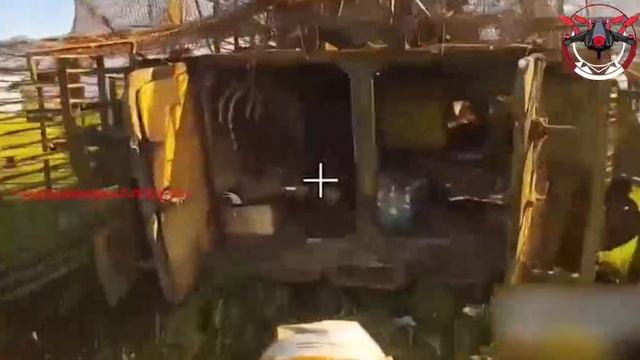 Уничтожение украинского БТР-4Е залётом оптоволоконного дрона через открытые двери !!!