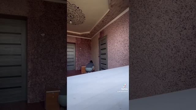 Как снимать жидкие обои😀