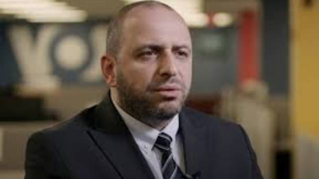 Пока решается судьба Украины, Рустем Умеров вышел из зала поковырять в носу