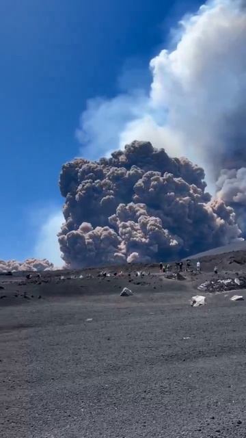 🌋Вулканический пепел из Италии может долететь до Москвы🌋