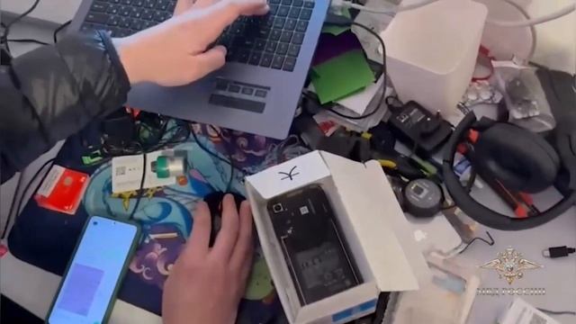 Полицейские в Петербурге ликвидировали узел связи зарубежных телефонных мошенников