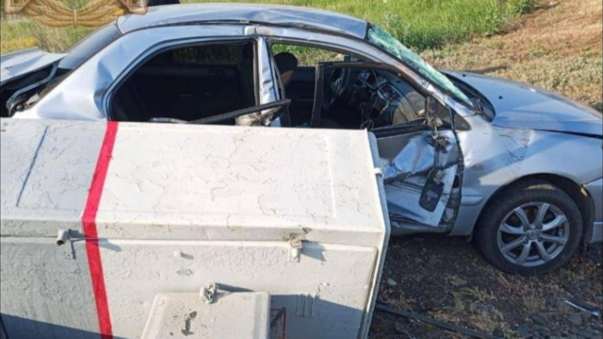 В Саратовской области автомобиль столкнулся с поездом