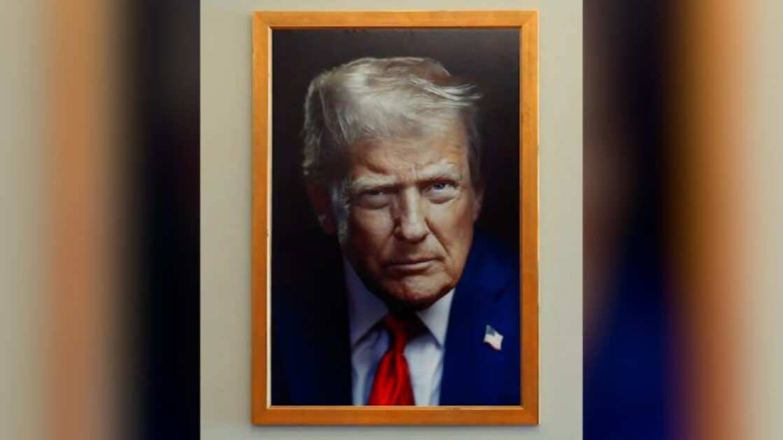 Белый дом показал новый официальный портрет Трампа