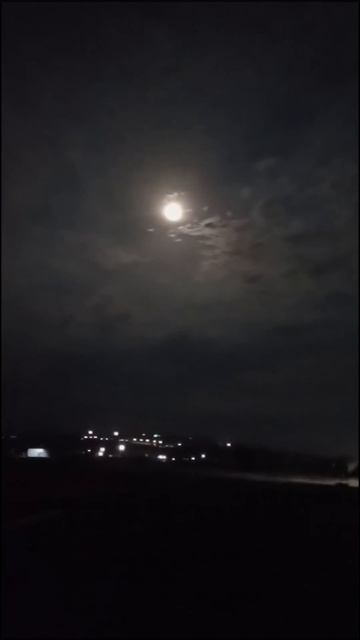 Полнолуние в Рустави (Грузия)