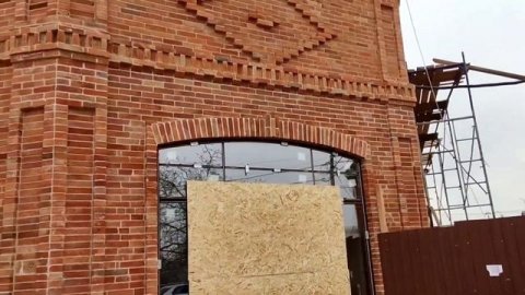 Кладка кирпича под старину