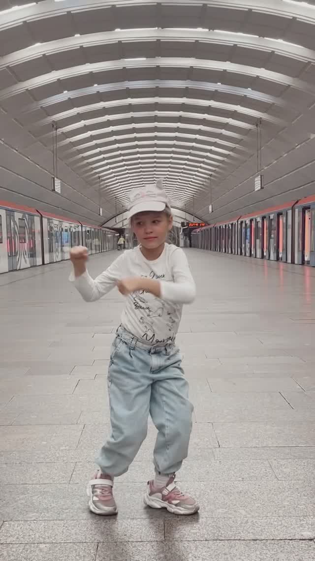 Танцуй с Машулей!