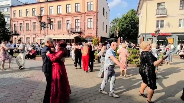_Пускай счастливые часов не наблюдают..._🫠🙃😃😄❤️🤩🤗🙂💯.mp4