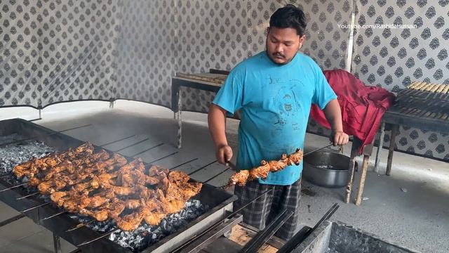 "Афганское мясное пулау", приготовленное для более чем 1200 человек.