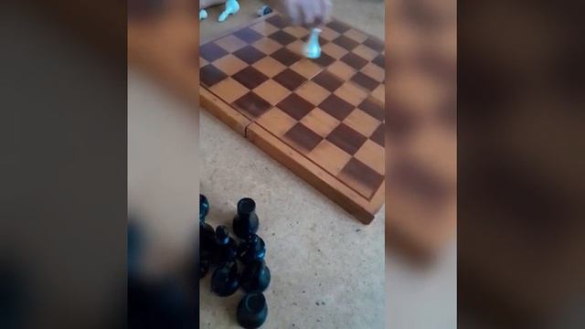 Ферзь в шахматах как ходит#ферзь