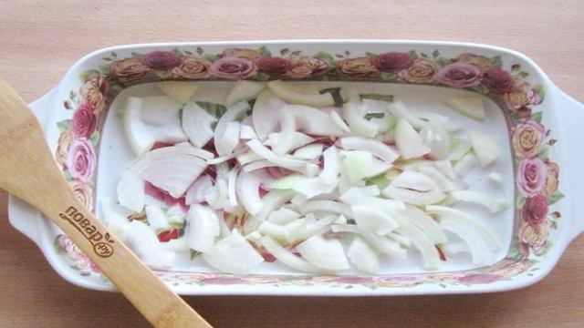 Карп в духовке на луковой подушке