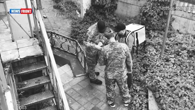 ТЦКшники отлавливают доставщиков 

Для этого они обычным способом вызывают курьера.