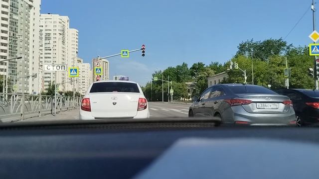 Еду на акценте в городе, доставка запчастей