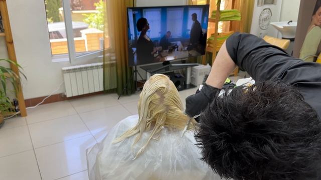 Персиковый блондин, теплый медовый блонд. Обесцвечивание волос и тонирование в теплый оттенок