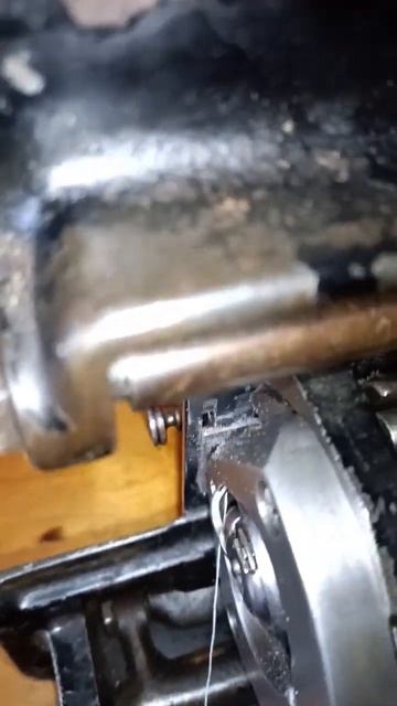 Тканепротяжной механизм швейной машины Singer 16K33 и наст?