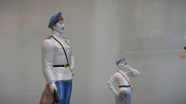 В Твери открылась выставка из собрания музея игрушки Александра Грекова «Этих дней не смолкнет слава