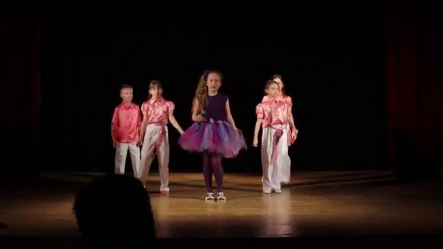 "Фиолетовая туча", музыка Н.Жемойтук, слова А.Адлер