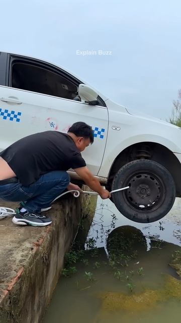 Man pulled out stuck car with rope #shortsvideo