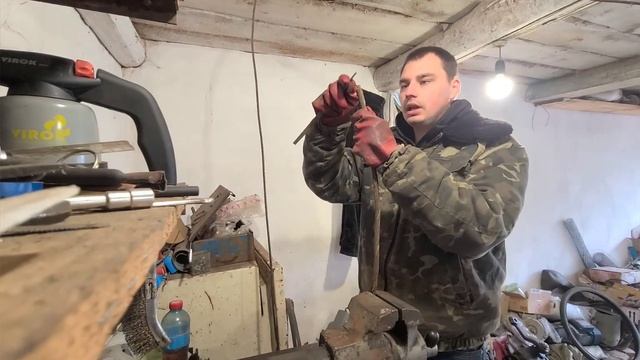 Роблю міцну петлю на трос💪. Буде чим корчувати🚜🌳