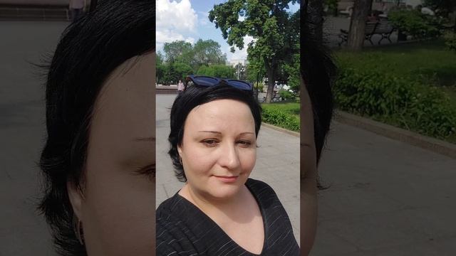 Лето, ах лето! Лето это маленькая жизнь! Прогуливаюсь неспеша по городскому скверу.