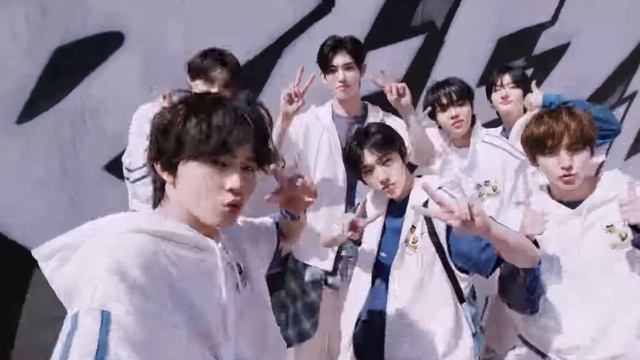 KickFlip (킥플립) ''FREEZE'' M/V