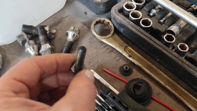 Столярное шоу железных коней)